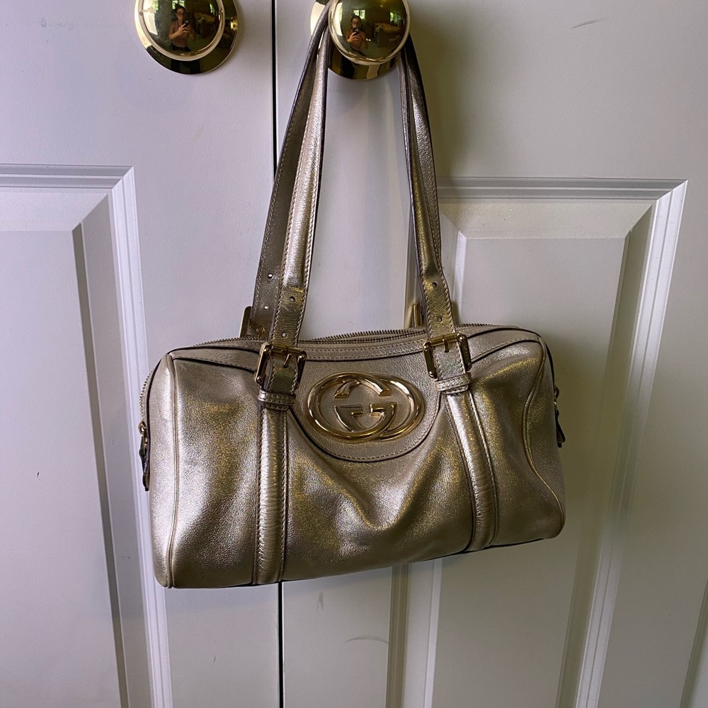 100% authentic Gucci leather metallic shoulder bag